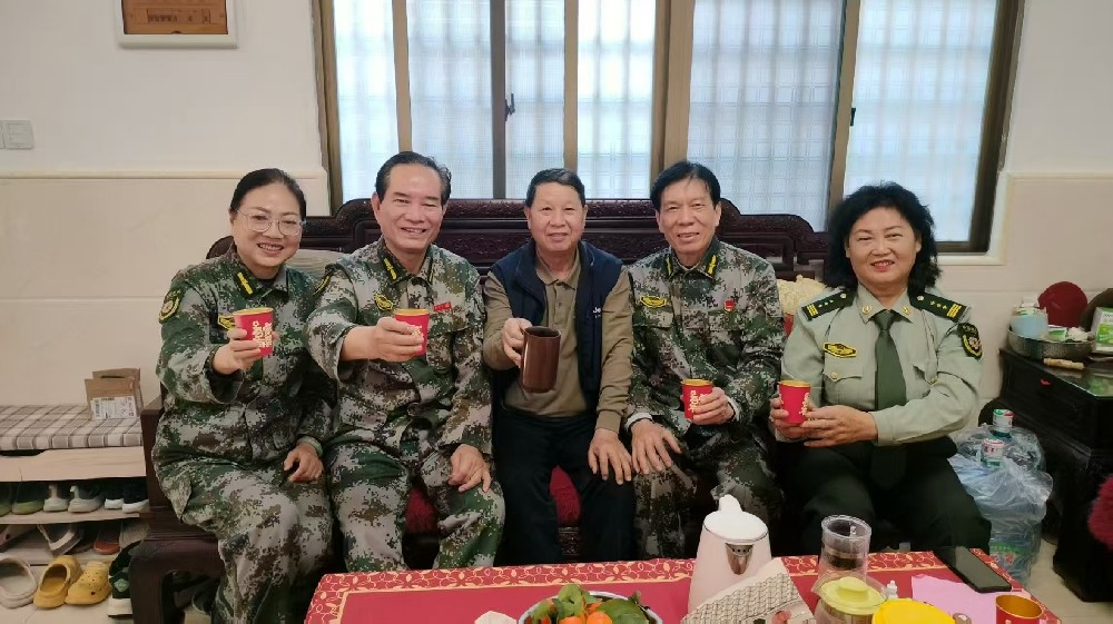 北海中心慰问合影