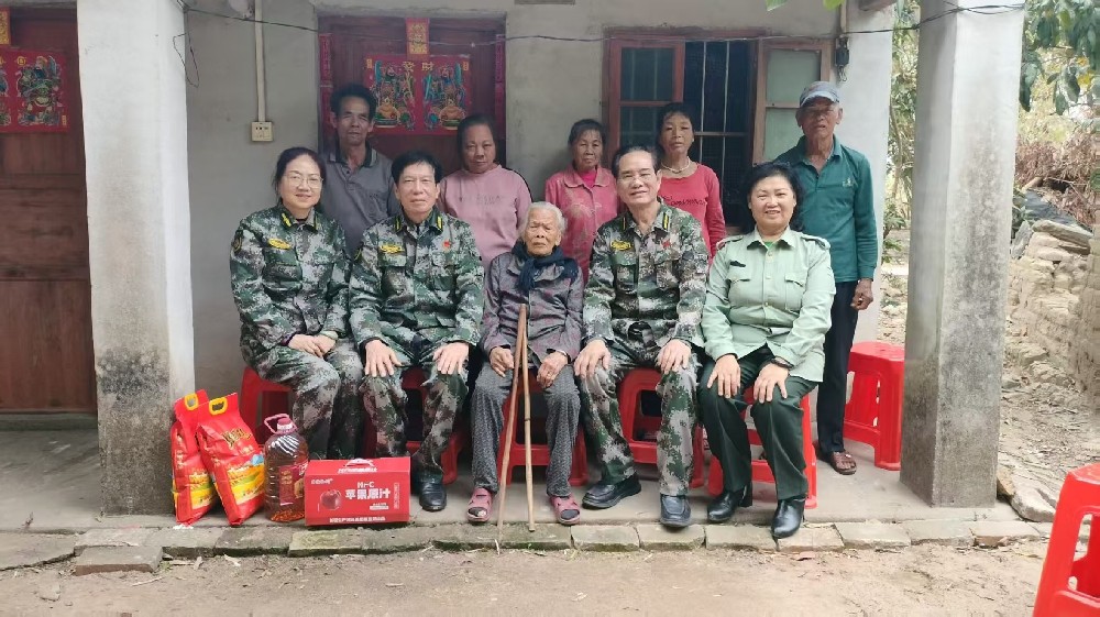 北海中心领导春节慰问  2